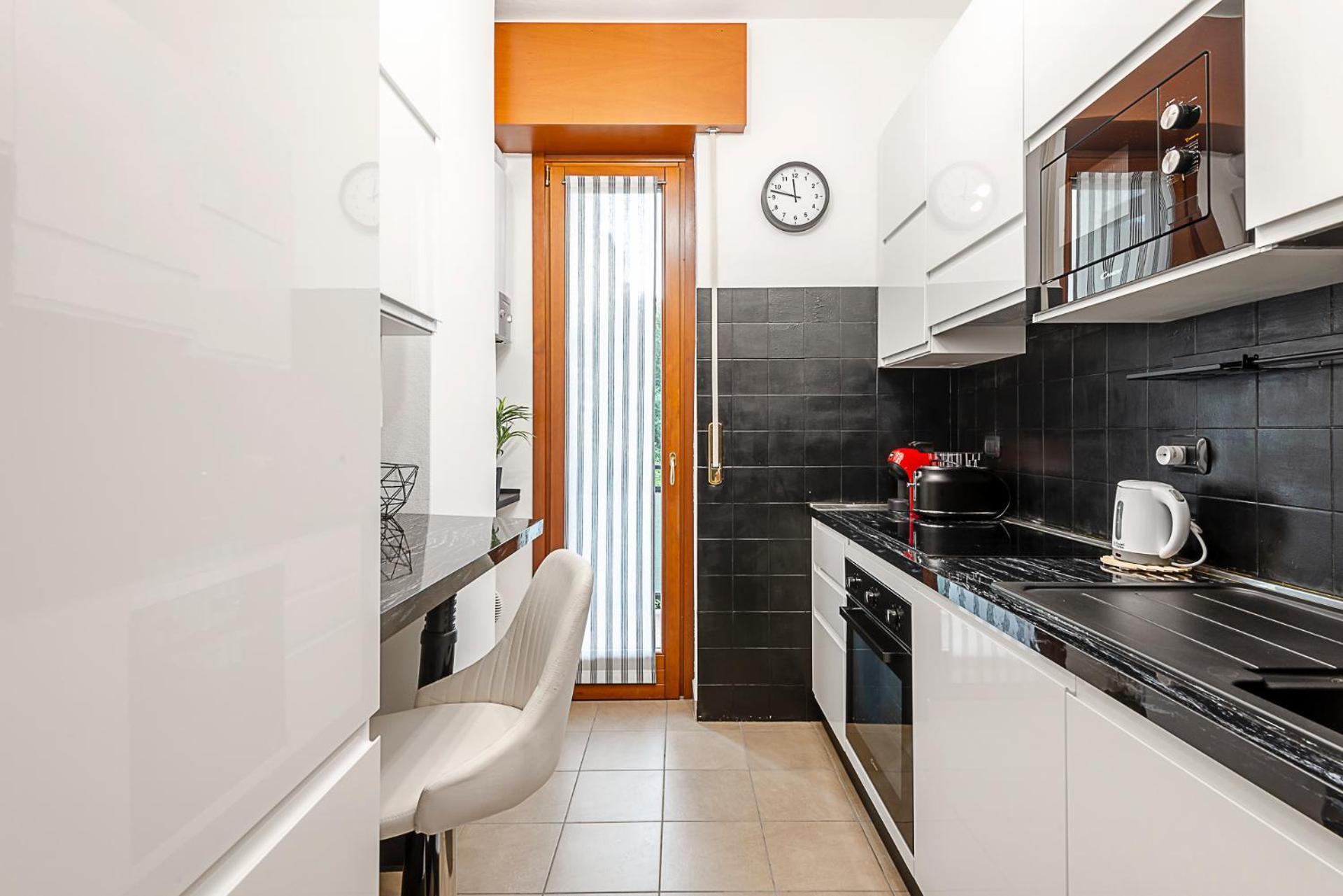 Stayeasy Staro5 - 5 Minutes To Udine Subway Apartamento Milán